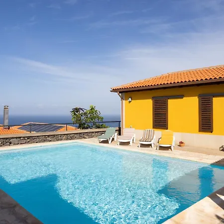 Home2book Spacious Family Getaway, Private Pool *