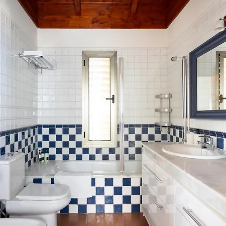 Home2book Spacious Family Getaway, Private Pool * El Pris