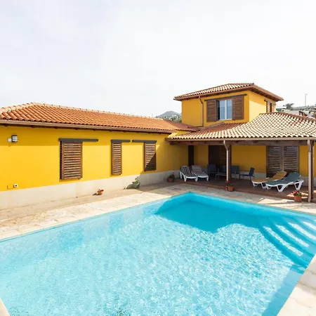 Holiday home Home2book Spacious Family Getaway, Private Pool El Pris